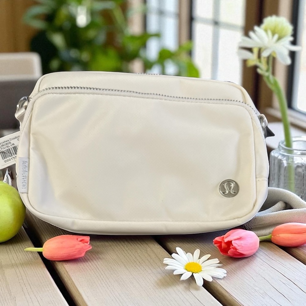 🚫Sold ‼️‼️‼️‼️Lululemon Athletica White Crossbody Bag with Sleek Design
